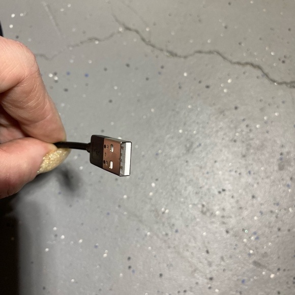 Rechargeable LED Spotlight Flashlight Flood Light with Adjustable Handle - Picture 5 of 9